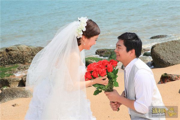 高迪大美婚纱照_照婚纱照意义大吗(2)